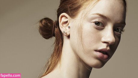 Lily Newmark model adult pic