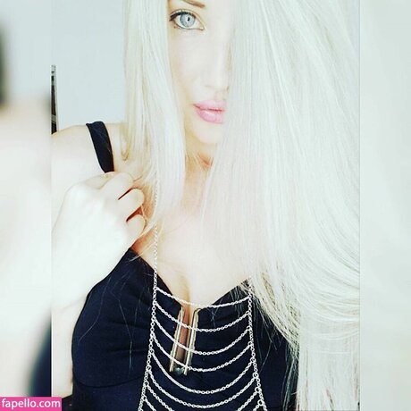 Amber Koltzow Bastick high quality star pictures