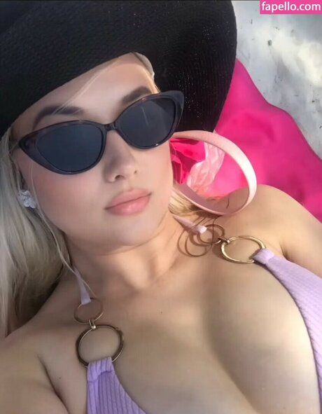 Amber Koltzow Bastick art star gallery