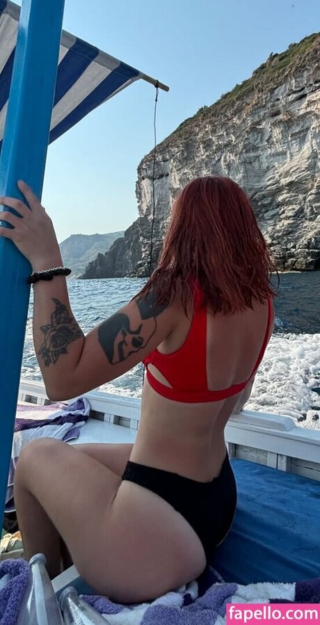 The Beaches star art img