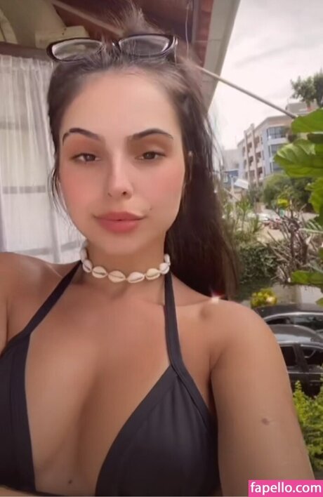 Larissa Costa pornstar gallery