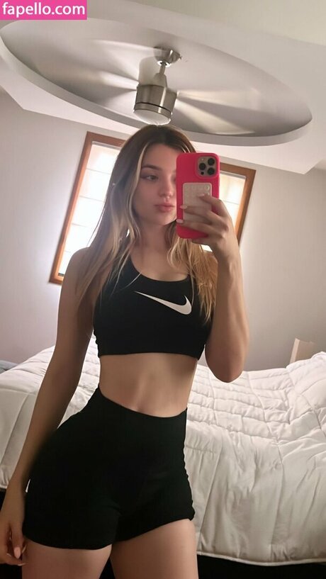 Nataliamx model nude pic