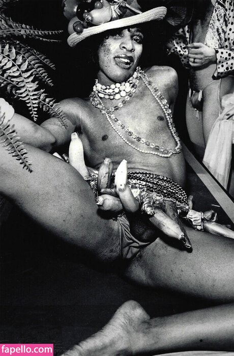 Arlene Le erotic pornstar pics