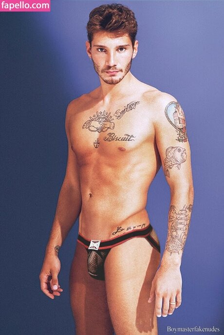 Stefano De Martino naked model photo