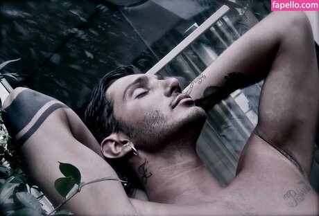 Stefano De Martino xxx star pictures