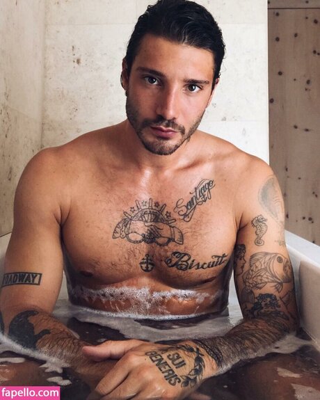 Stefano De Martino sexy pornstar img