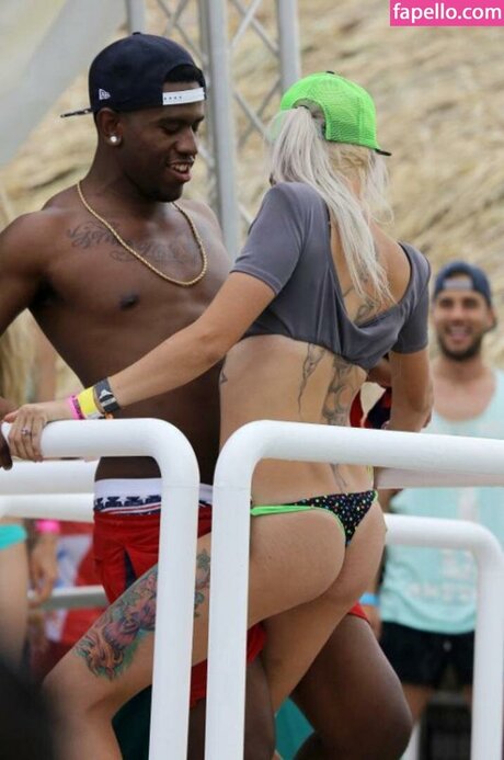 Ella Dvornik nude actress photos