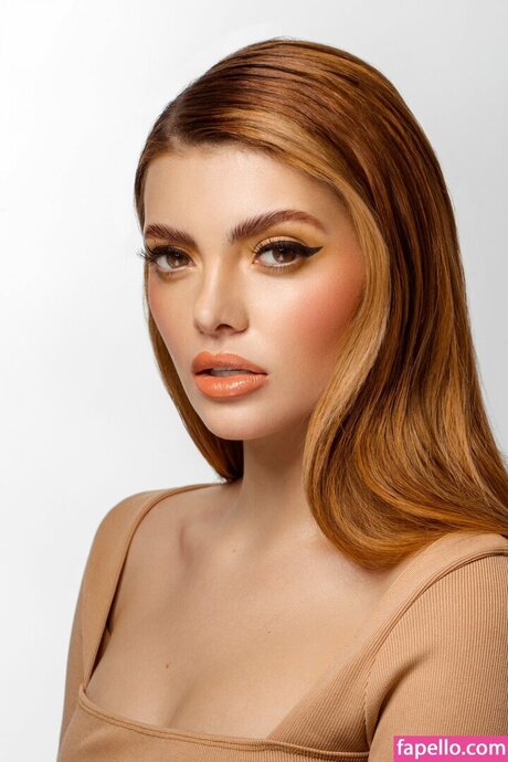 Ella Dvornik nude model images