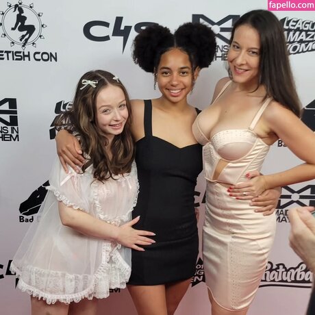 Sarah Gregory model free galleries