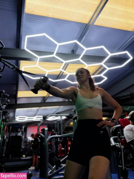 Abbi Pulling sex model galleries