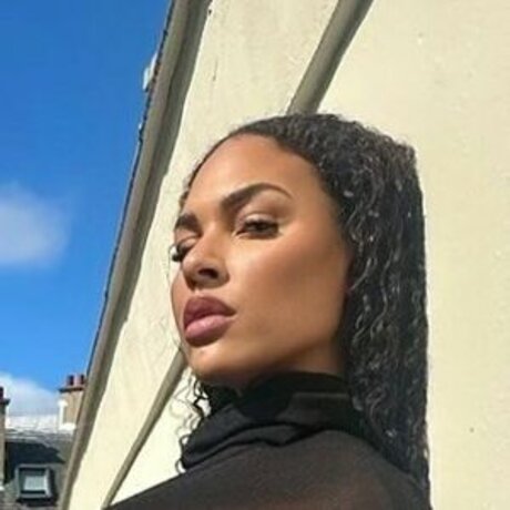 Liz Cambage free star galleries