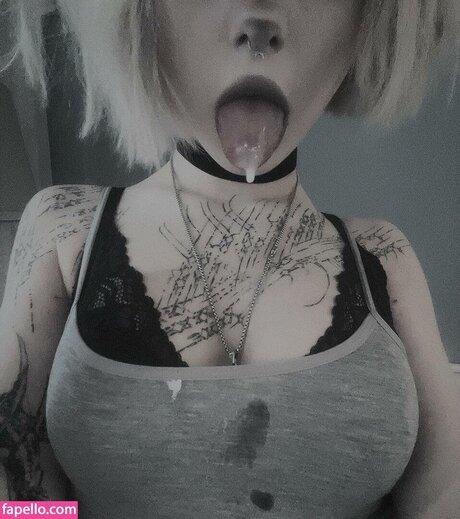 Paradoxy nice model pic