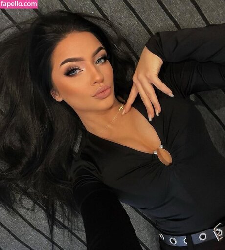 Anitkova art model pic