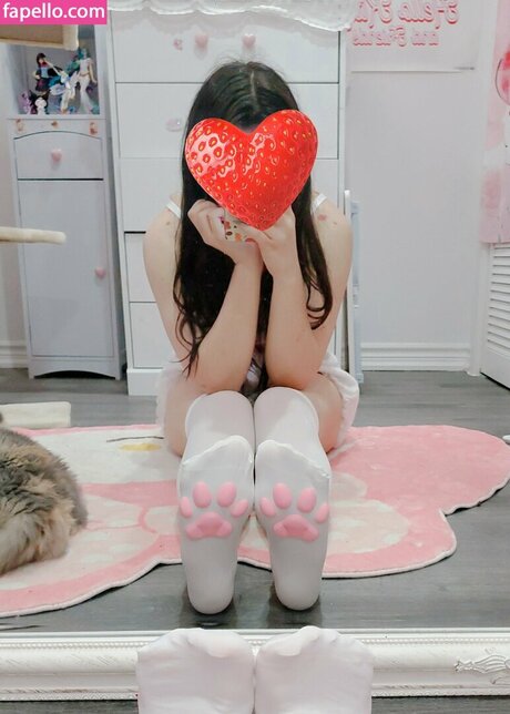 Immy Bisou free pornstar galleries