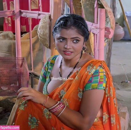 Bharti Jha pretty model img