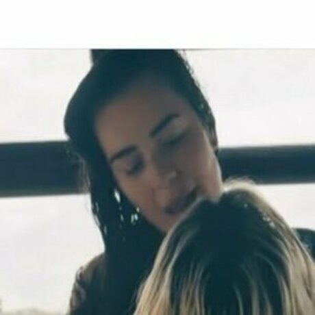 Louisa34xx free actress pics