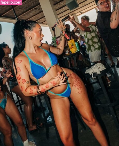 Elley Davies star nice image