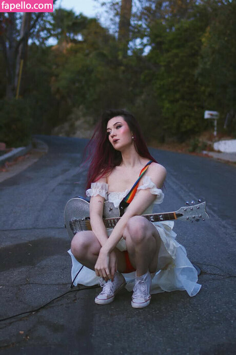 Jessie Paege pretty model image