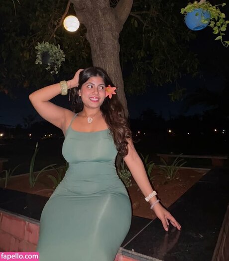 Lavanya Pandiya sexy actress gallery