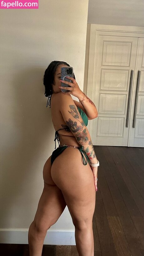 artless space model exclusive pictures