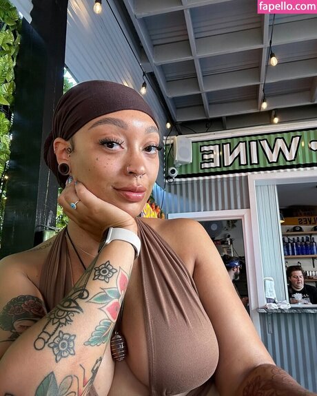 artless space model porn images