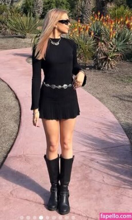 Mary Kate Willis free star archive