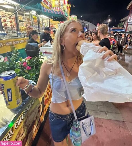 Mary Kate Willis sexy pornstar pic