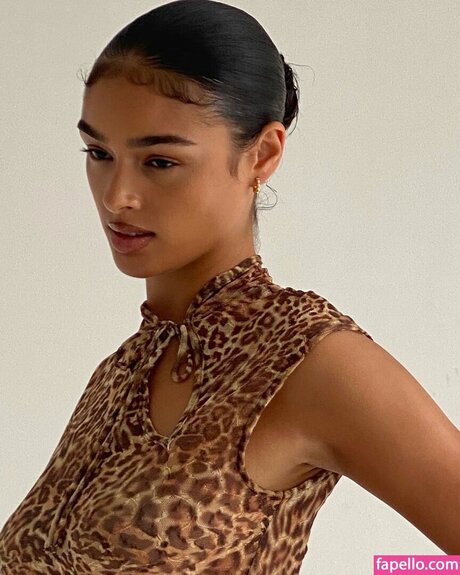 Alexis Carrington top model photo