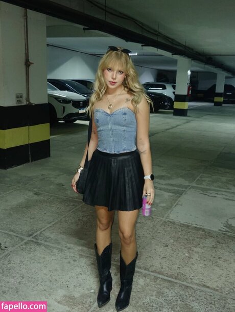 Gio Aguilera model free images