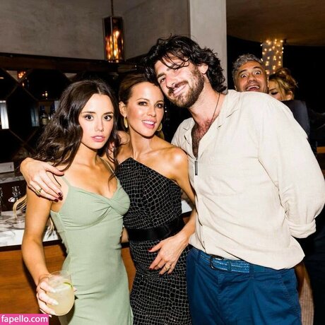 Lily Mo Sheen pretty model pic