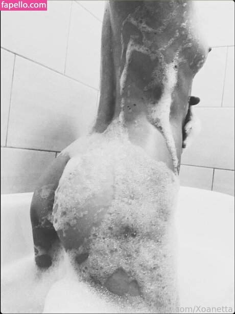 Xoanetta model hot galleries