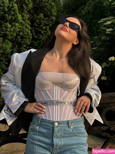 glazalinkaaa xxx pornstar pictures