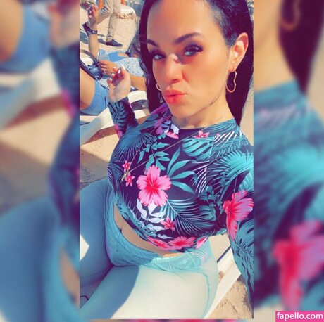 neeyce_ model pretty img