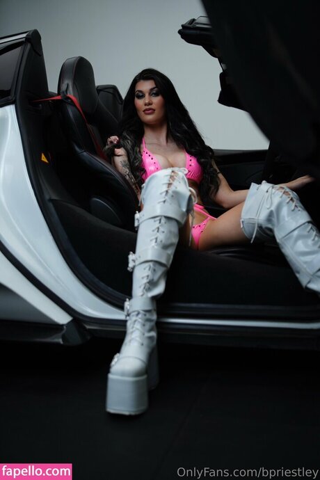 Bea Priestley star hot pictures