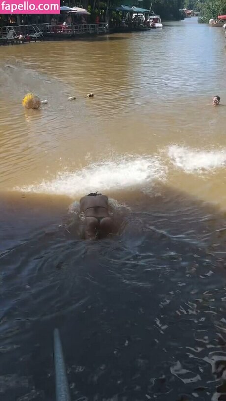 Carolina Oliveira pornstar hd pic