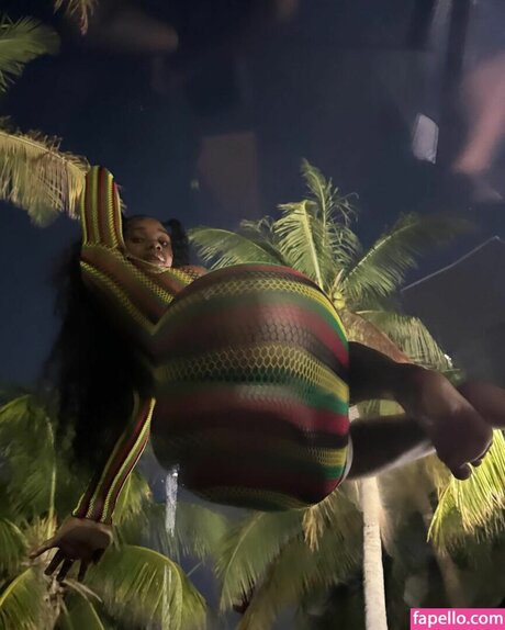 Sexxy Red star free gallery