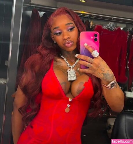 Sexxy Red model free photo