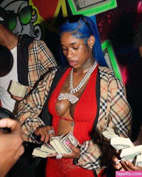 Sexxy Red pornstar adult pictures