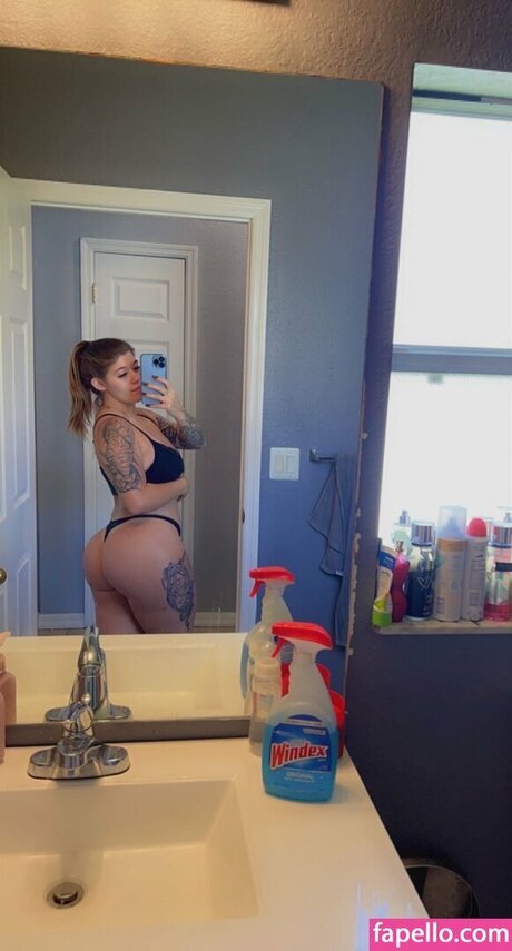 Lexi Johnson pretty model pics