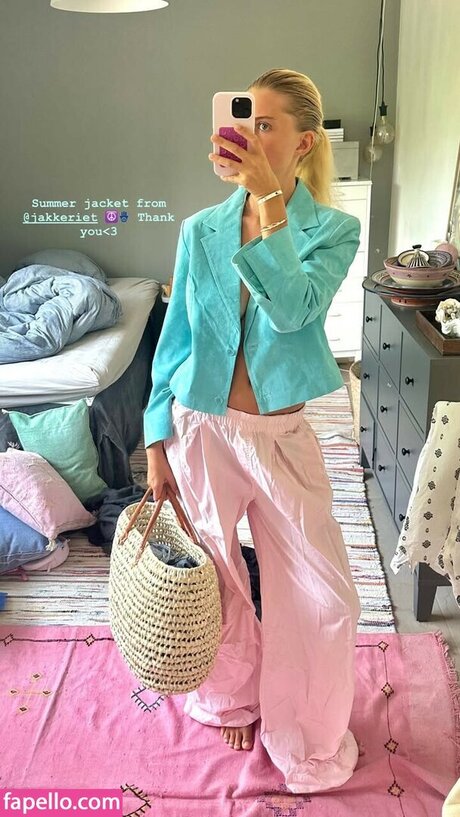 Sofie Houman sexy pornstar pics