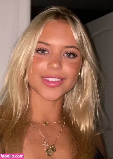 Avery Worobel adult model pics