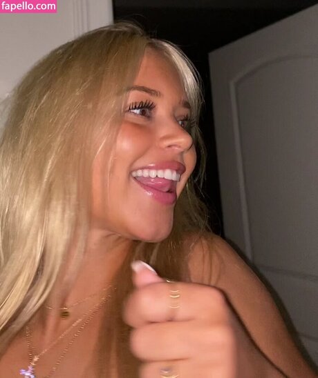 Avery Worobel star high quality image