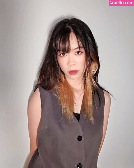 Wolfsbanee model hot photos