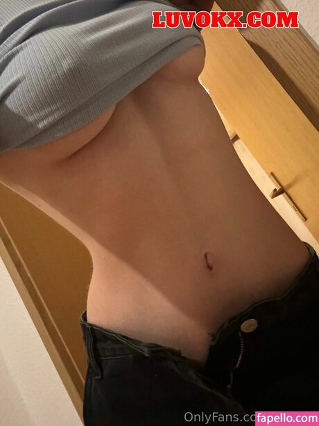 Junge Karoline erotic pornstar photos