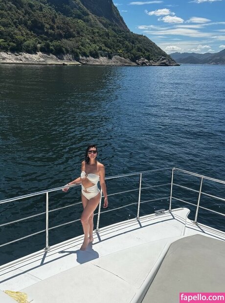 Camila Rodrigues nude model galleries