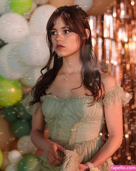 Jenna Ortega nice star photo