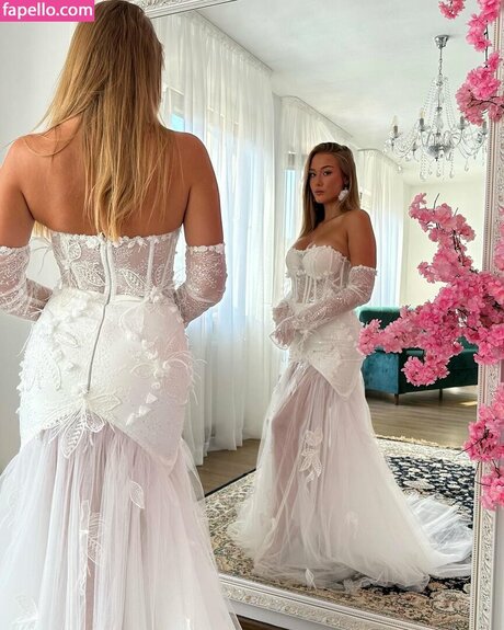 Oliwia Petryna model nude images