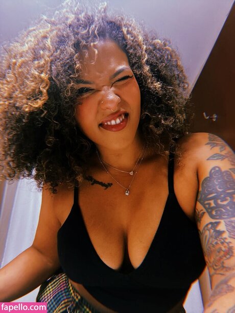 Willow Nightingale star high quality gallery