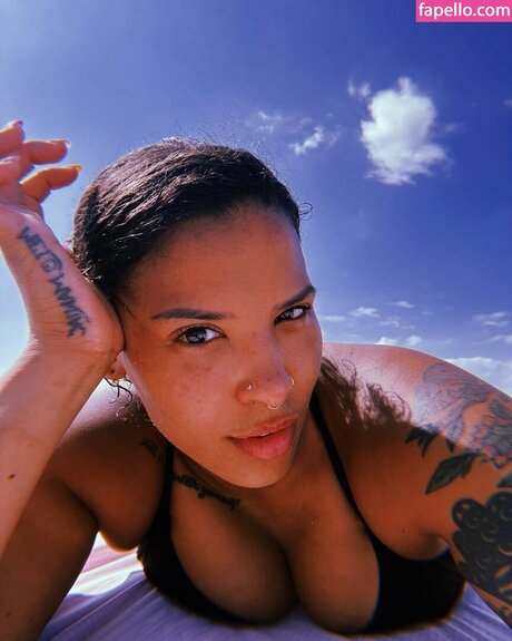 Willow Nightingale hd pornstar image