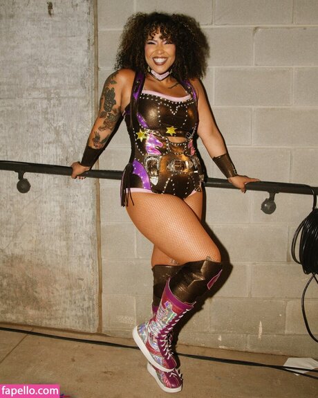 Willow Nightingale xxx model images